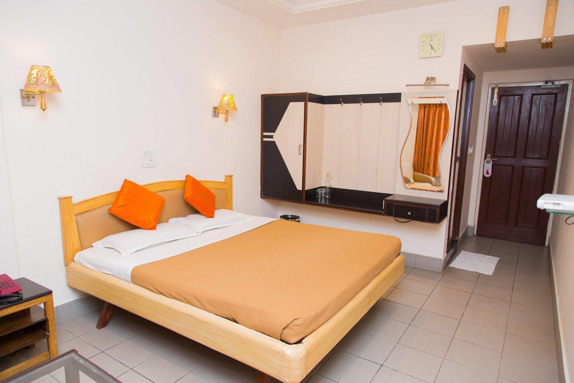 Fabhotel Kinnera Comforts Railway Station Visakhapatnam Eksteriør billede