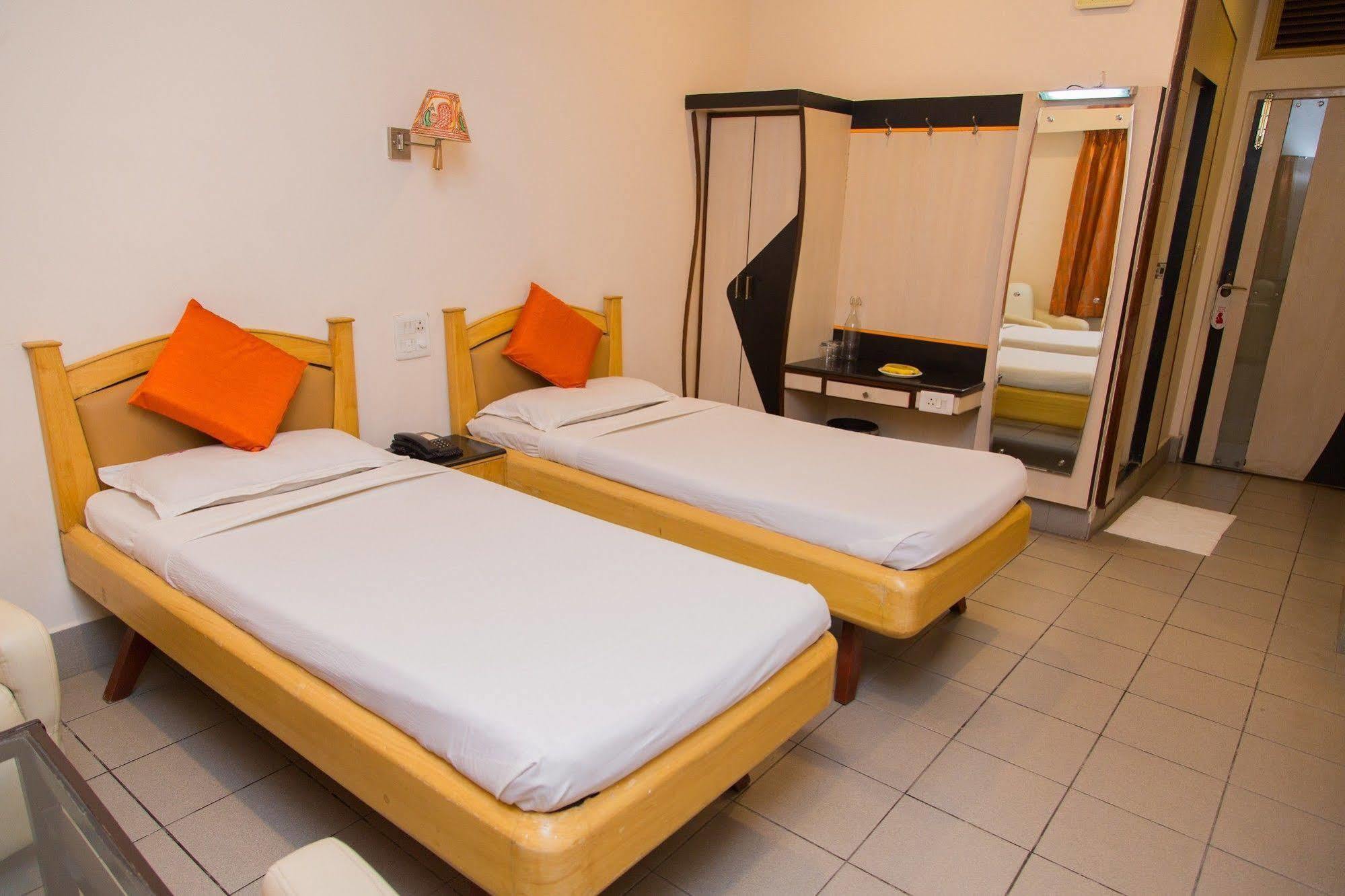 Fabhotel Kinnera Comforts Railway Station Visakhapatnam Eksteriør billede