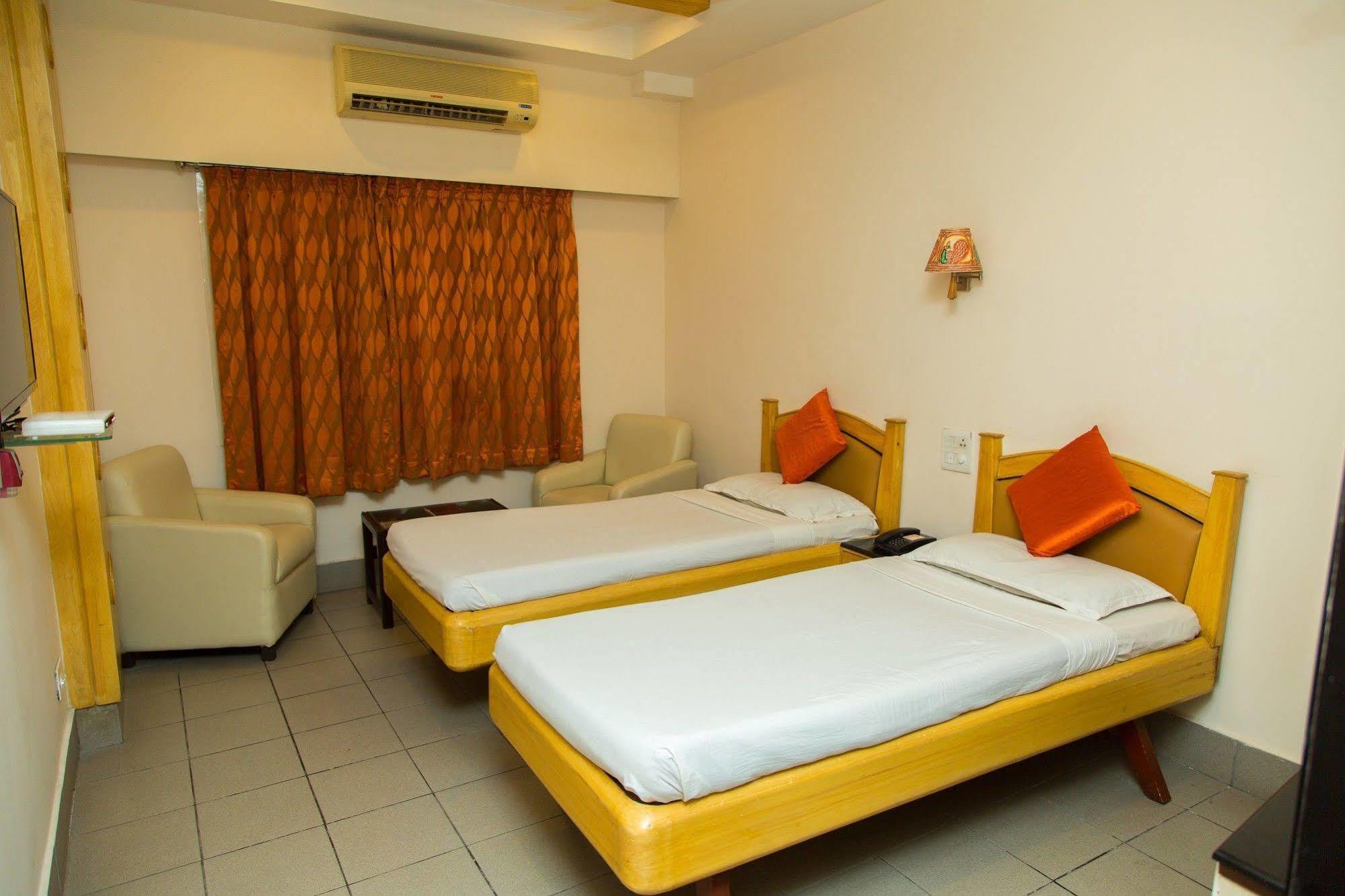 Fabhotel Kinnera Comforts Railway Station Visakhapatnam Eksteriør billede