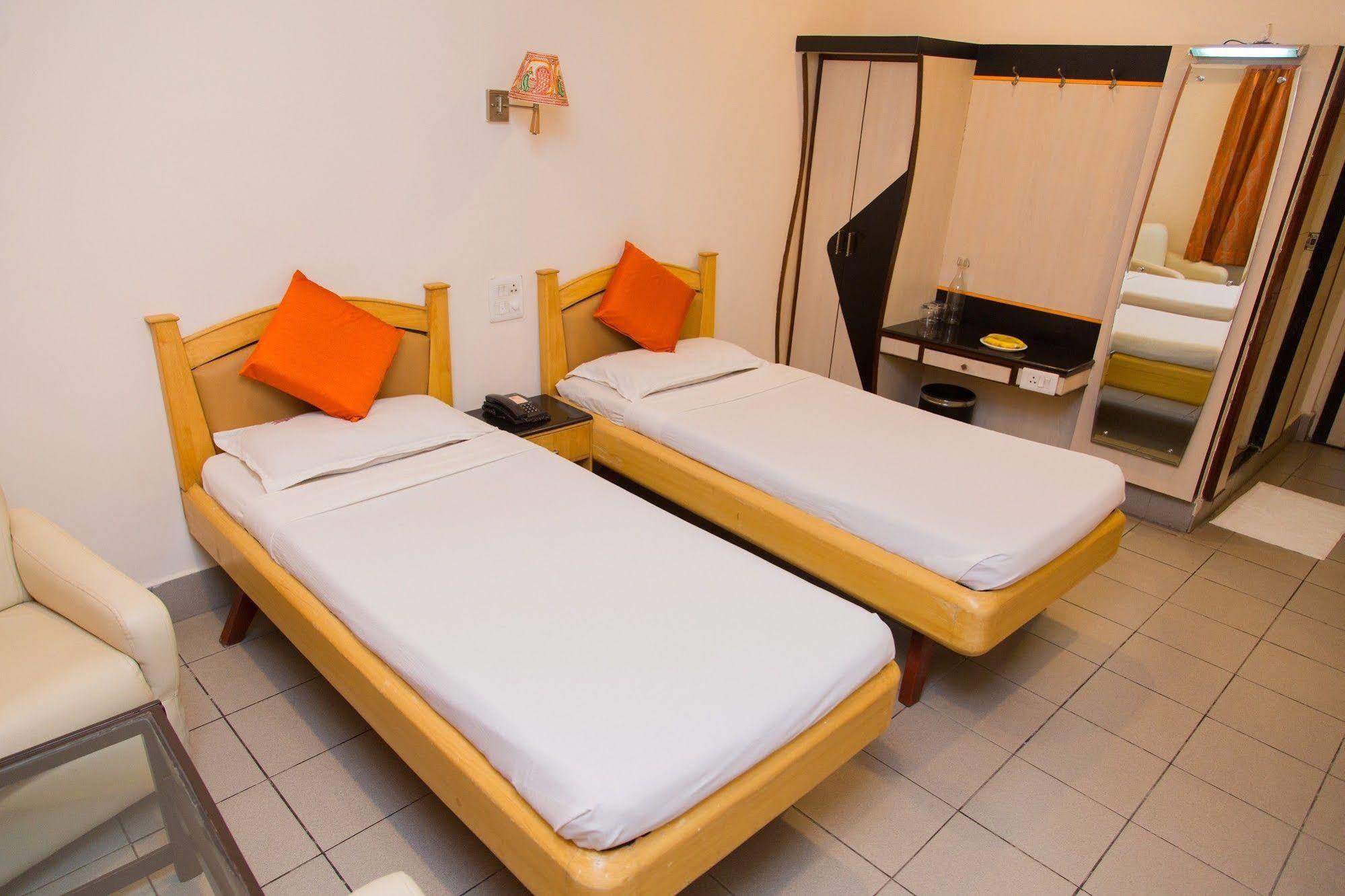 Fabhotel Kinnera Comforts Railway Station Visakhapatnam Eksteriør billede