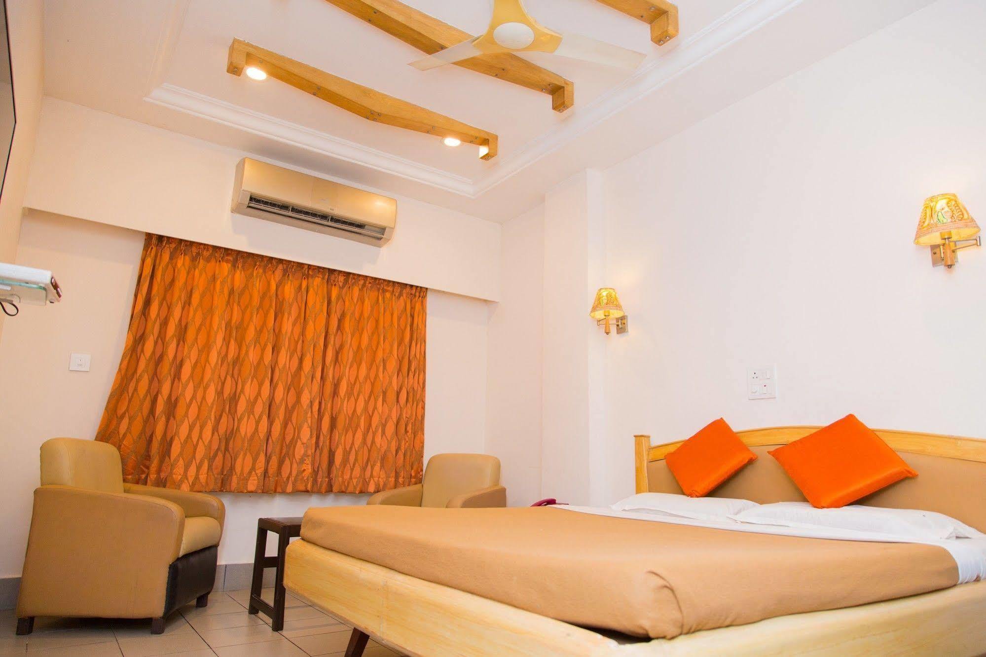 Fabhotel Kinnera Comforts Railway Station Visakhapatnam Eksteriør billede
