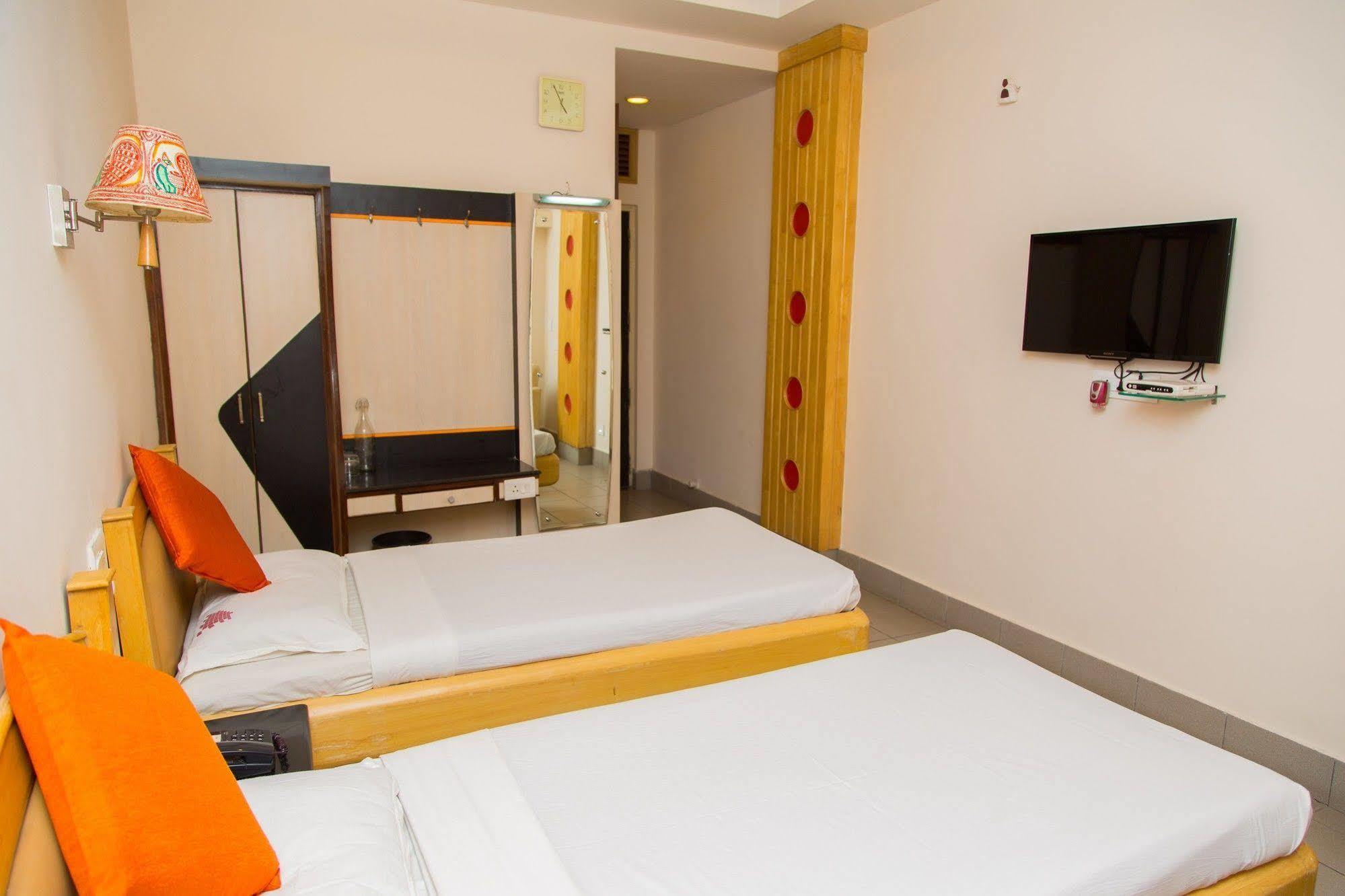 Fabhotel Kinnera Comforts Railway Station Visakhapatnam Eksteriør billede