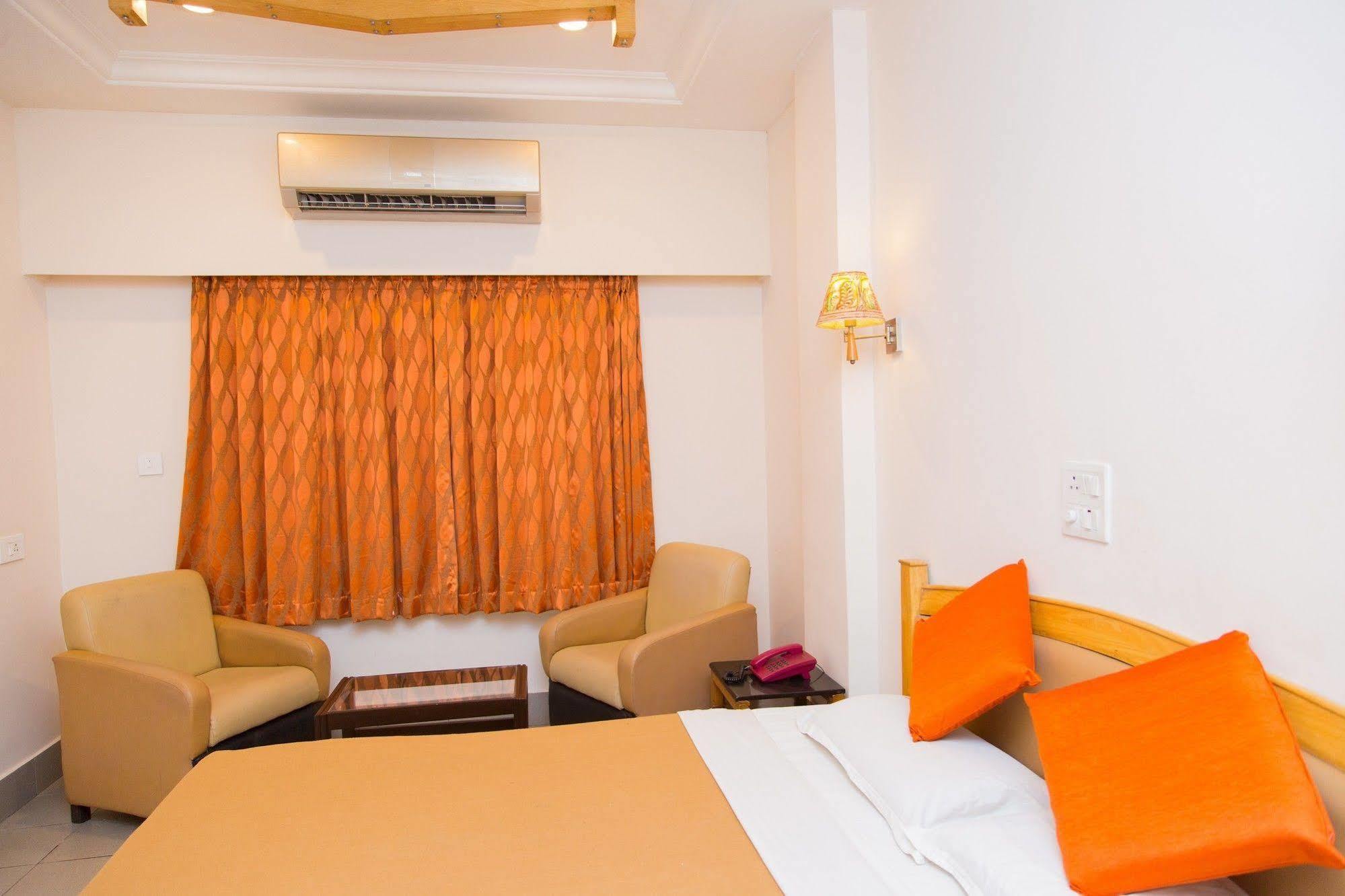 Fabhotel Kinnera Comforts Railway Station Visakhapatnam Eksteriør billede