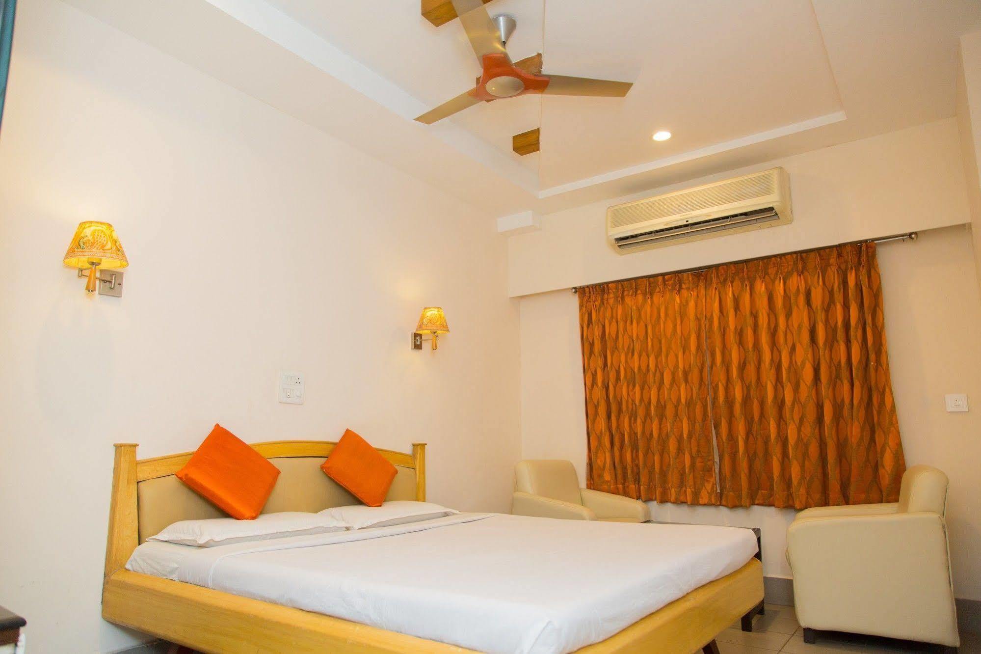Fabhotel Kinnera Comforts Railway Station Visakhapatnam Eksteriør billede